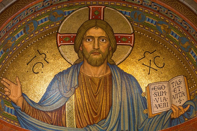 Kdo je živým příkladem víry víc než Ježíš s křížem?