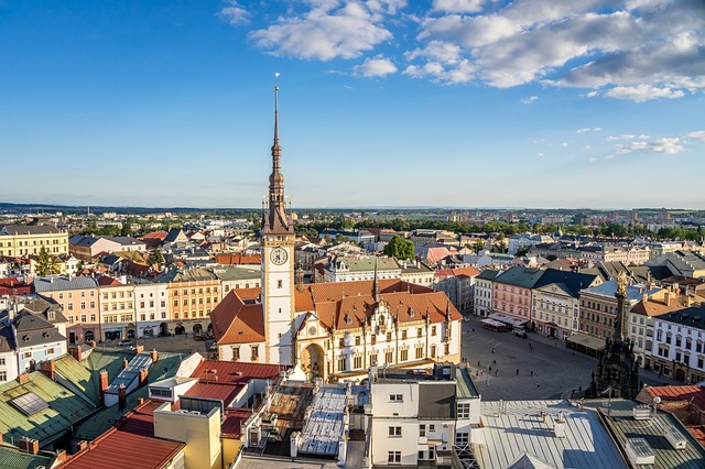 1. Nejlepší obchody v‌ Olomouci pro nákup svátečních dárků