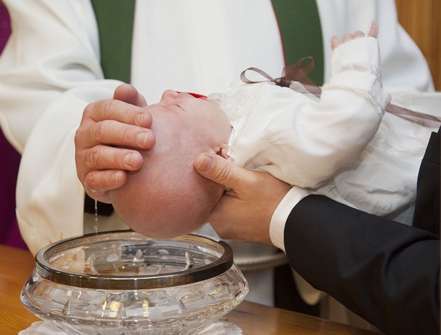 Tradice ‍a postupy při křtu Svatém