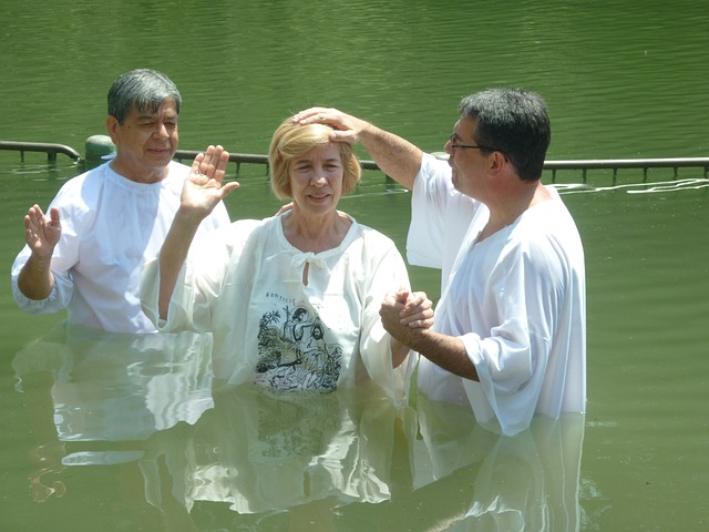 Křtění ⁢dospělých: Specifika a výzvy​ pro⁤ pozdější obrácení
