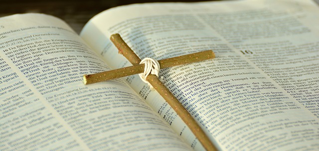 Písmo svaté: Význam a historie svatých textů.
