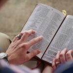 Kde se nachází Bibli, opíjejte žíznivé: Hledání biblických míst
